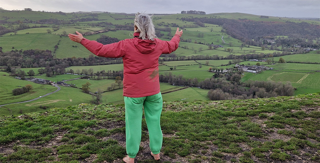 Qiqong Image, Julie Bickerton Yoga Classes Stamford.